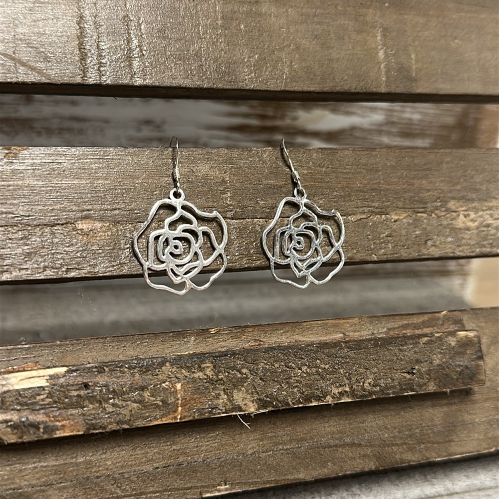 FAS Thai great shape stamped rose sterling silver 925 shiny well made earrings - Picture 3 of 6